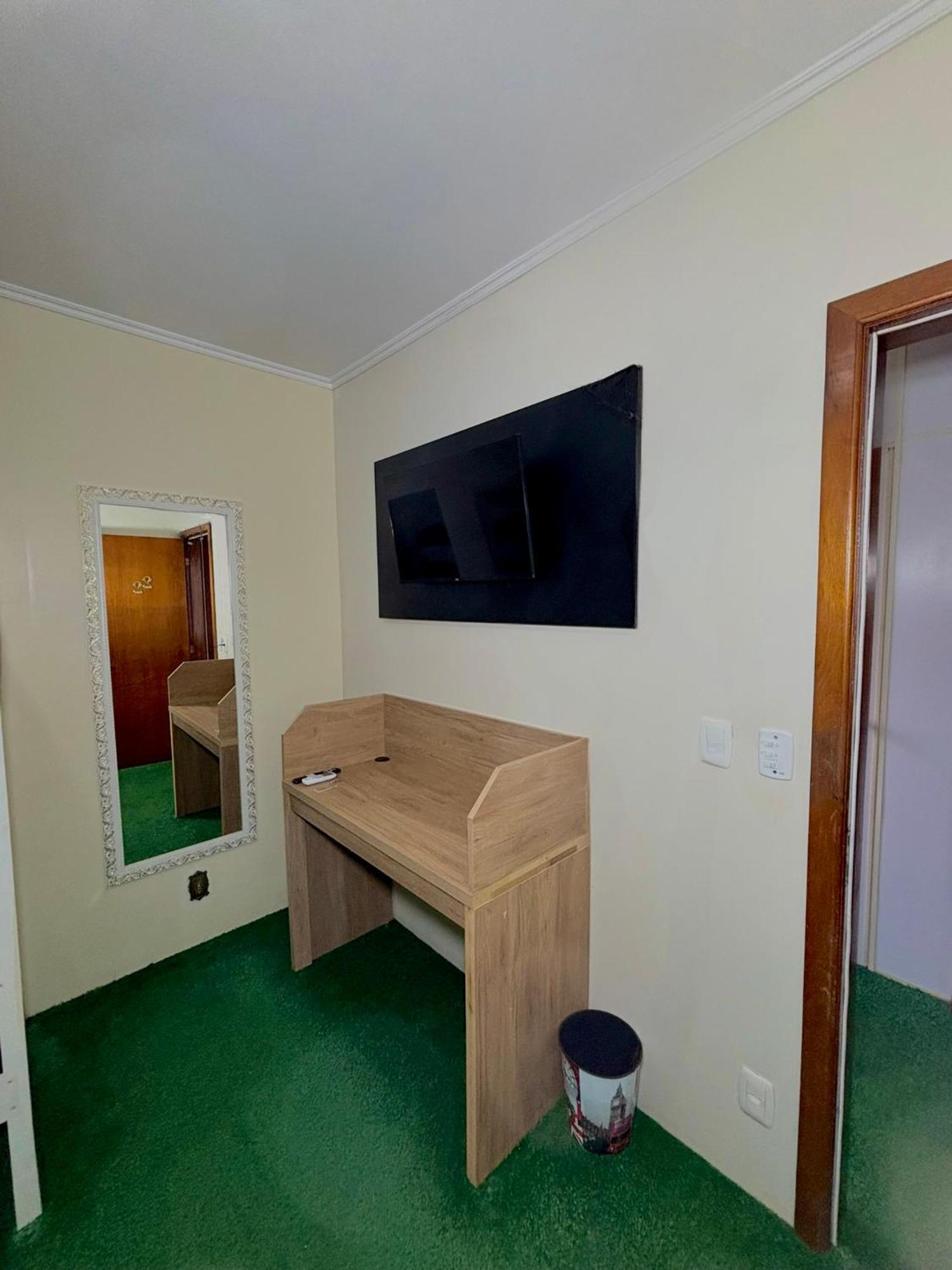 Casa Do Rogerio Hostel - Unidade Shopping Кашиас-ду-Сул Экстерьер фото